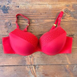 VICTORIA’S SECRET Red Lace Bra